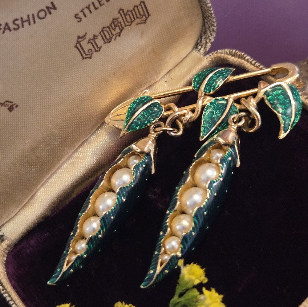 Vintage Edgar Berebi Enamel and Pearl Peas in a Pod Brooch